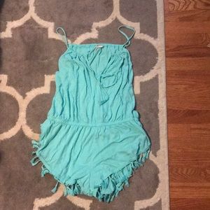 Victoria serves swim coverup